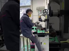 Precyzyjne części zamienne do formowania wtryskowego z pinami - formowanie, szlifowanie gwintów do zastosowań medycznych